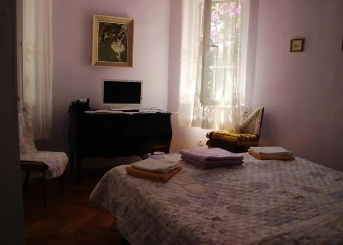 Flora Maris With A Terrace Διαμέρισμα *
