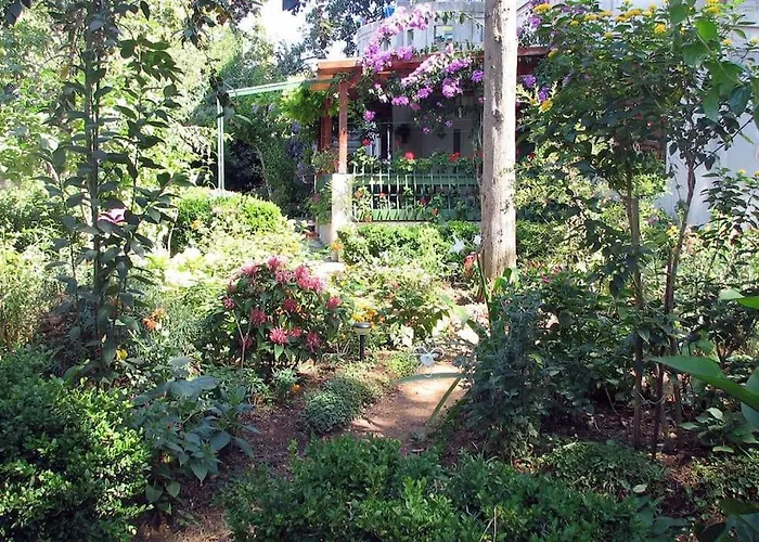 Flora Maris With A Terrace Διαμέρισμα *